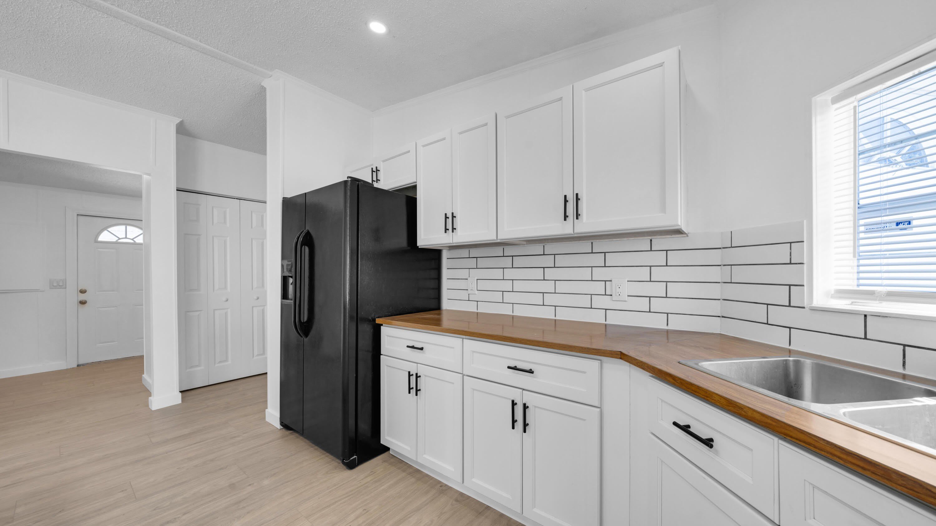 4905 NE 2nd Way – photo 5