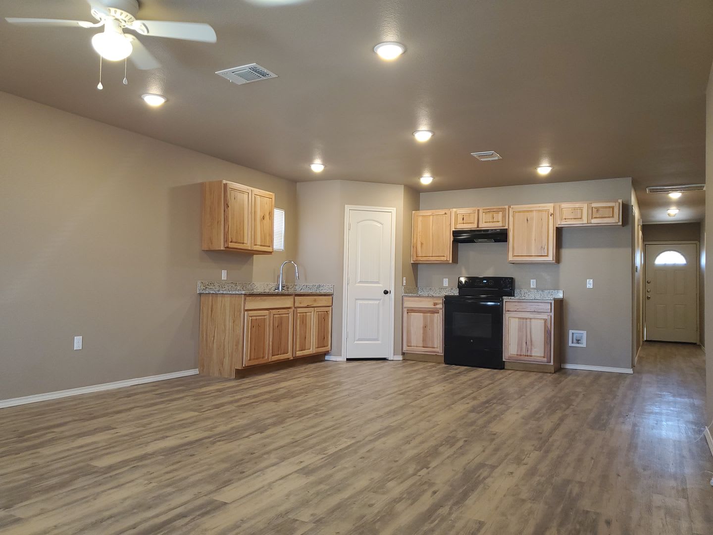 Move In Special Great 3 2 1 In North Central Lubbock – photo 3