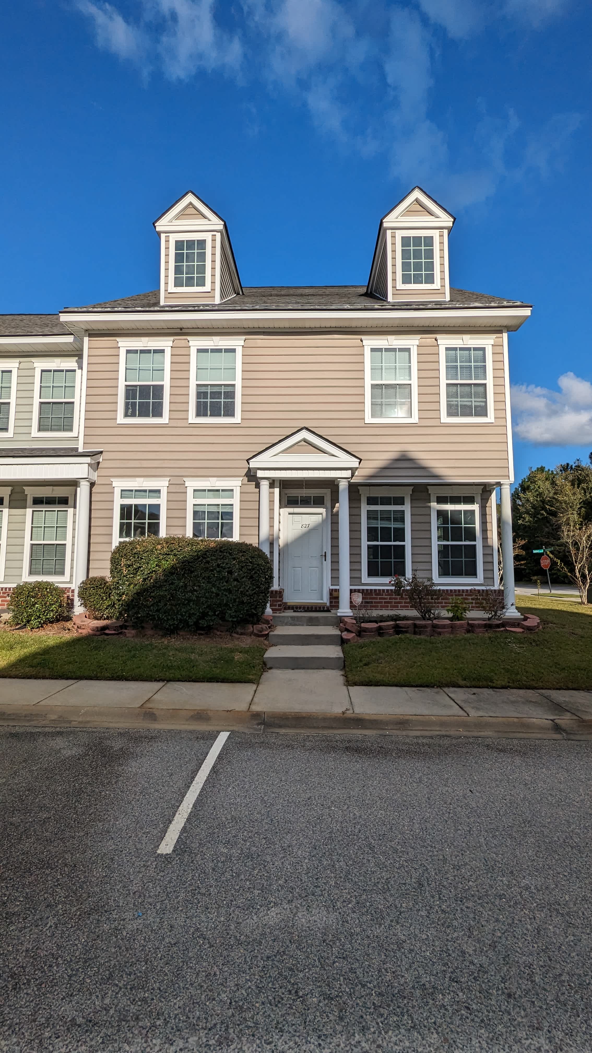 827 Terrell Dr – photo 1