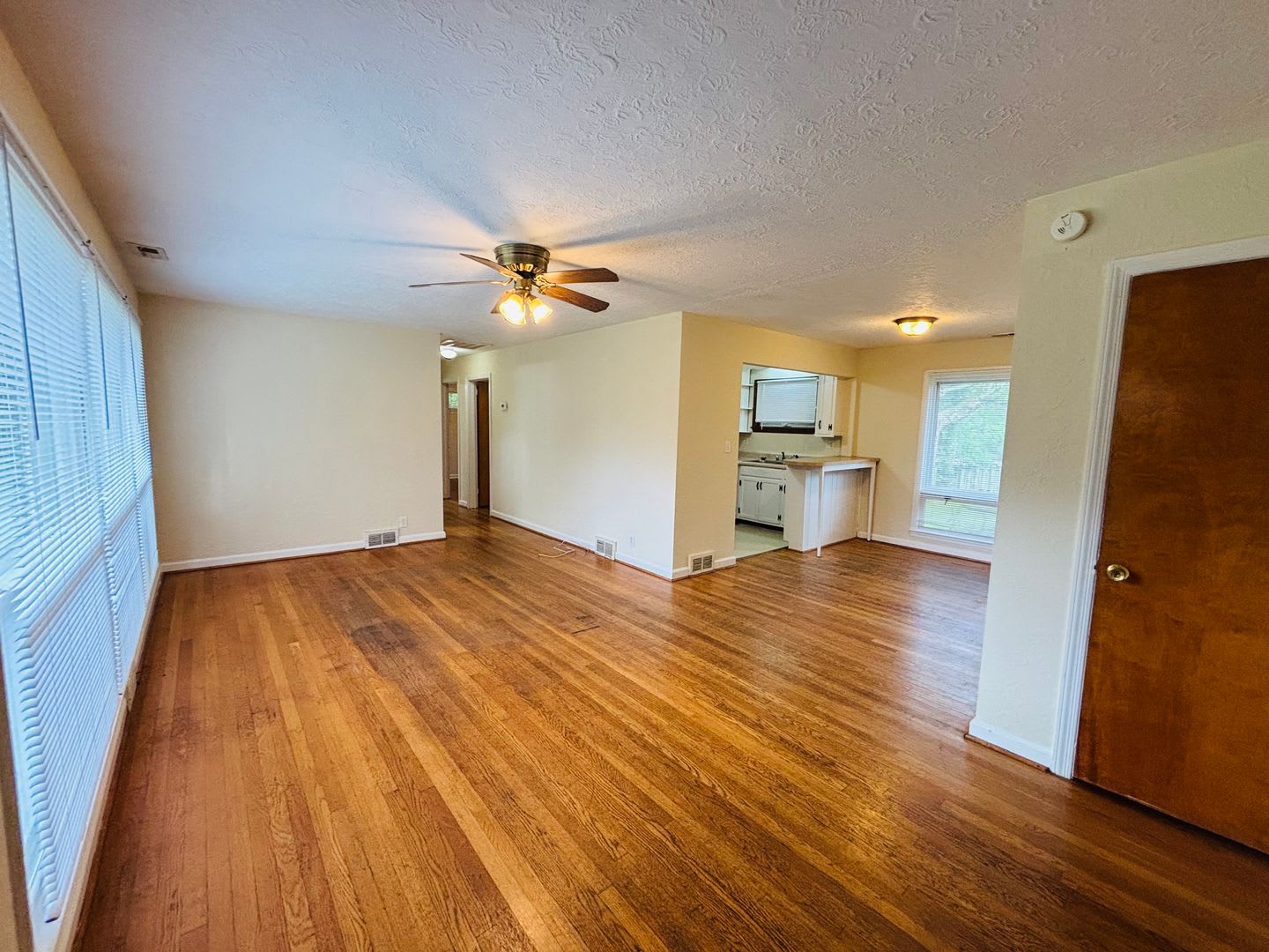4 Bedroom 1 Bath House – photo 2