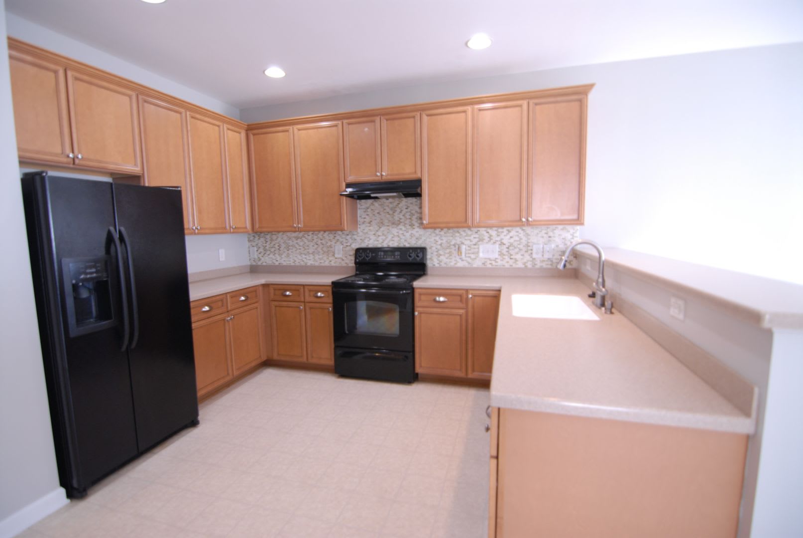 Resort Style Living 3 Bedroom 2 5 Bath Townhouse At Macintosh On The Lake West Of Burlington W 1 Car Garage – photo 5