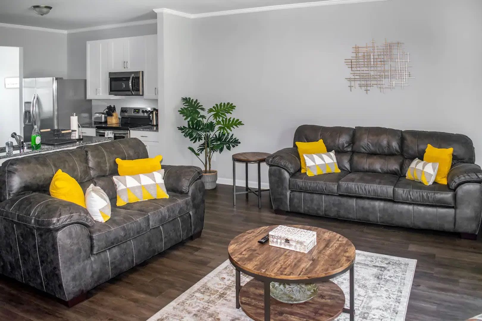 Room in 3 Bedroom Townhome at 3196 Laurel Ridge Cir – photo 5