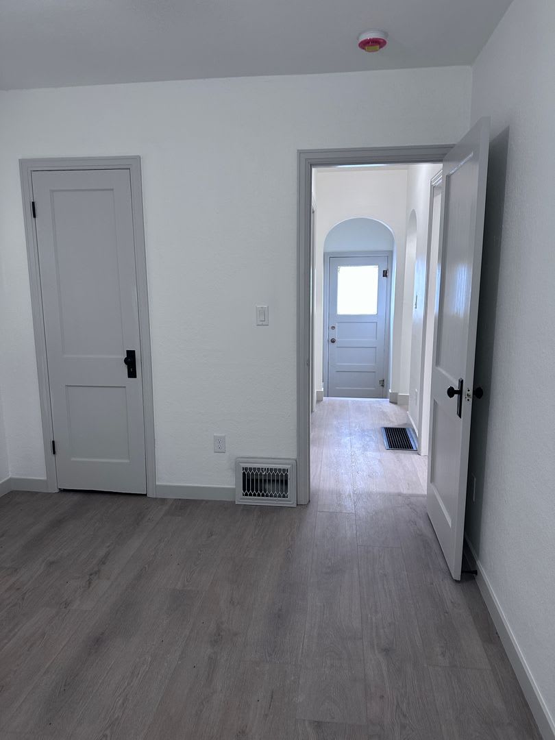Charming Renovated 3Bd 1Ba Home With Garage Idaho Falls – photo 5