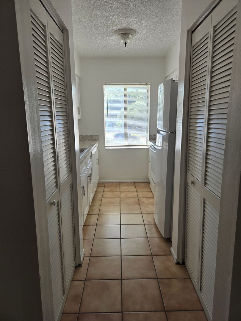 $ 300 OFF FIRST MONTH'S RENT! Place One Townhome! – photo 5