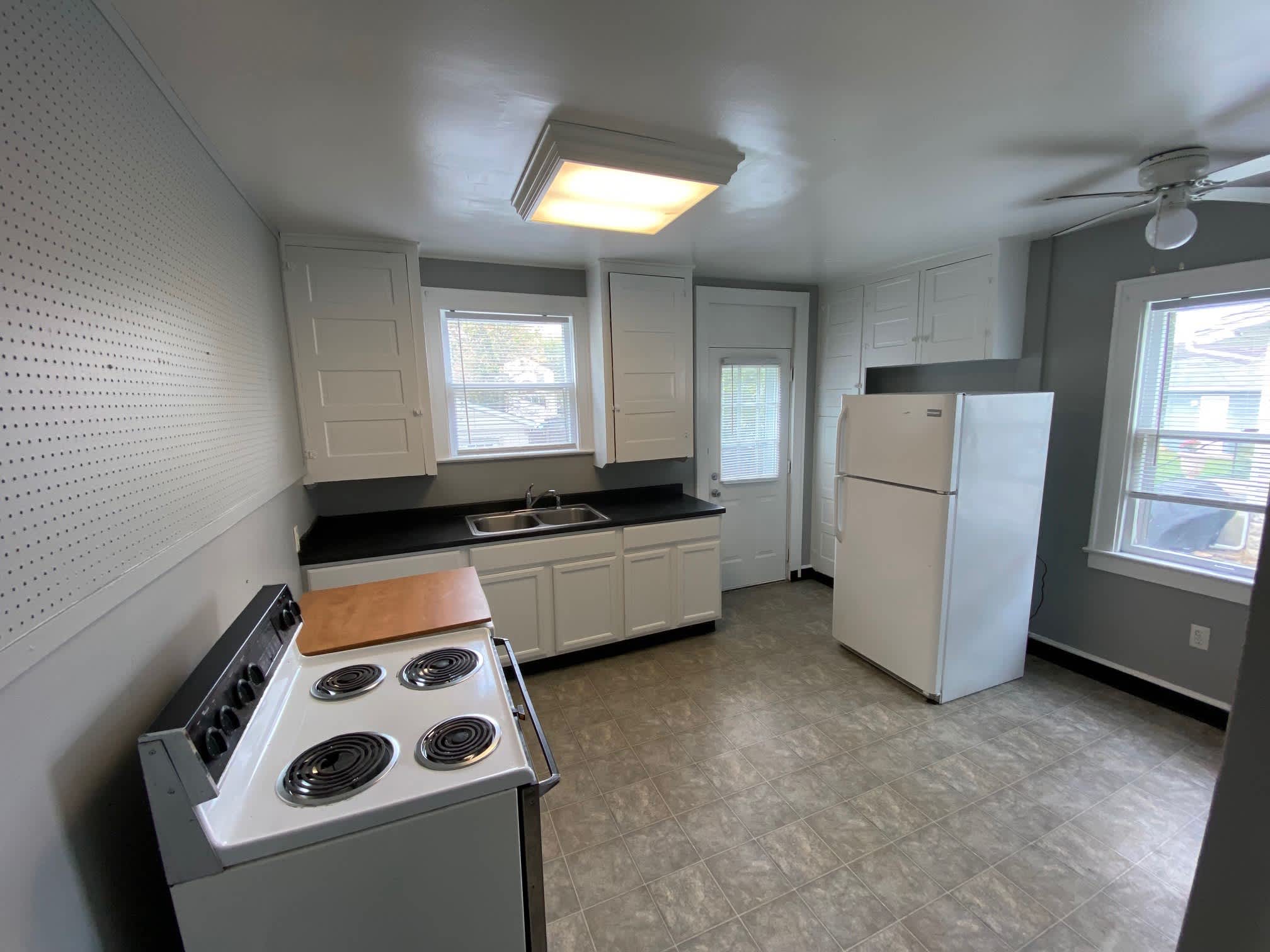 1150 Mulford Rd – photo 3