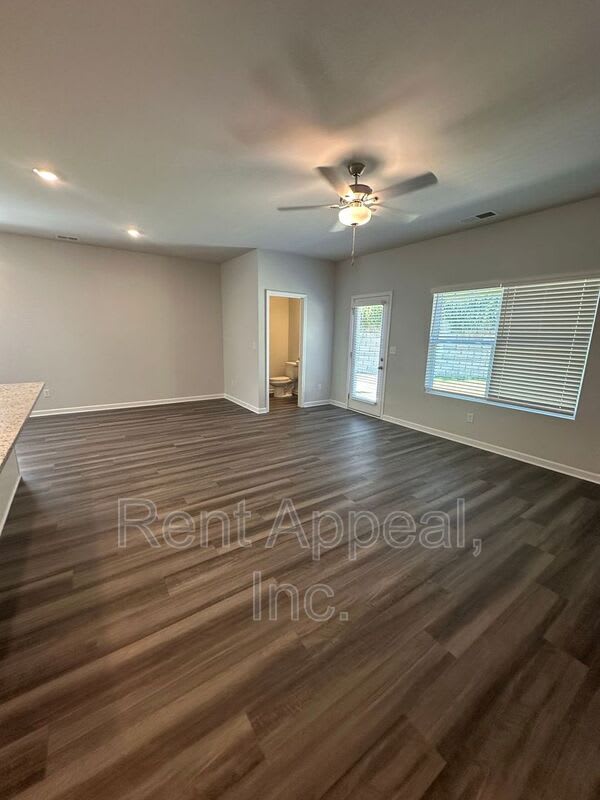 383 Lanier Cir – photo 4