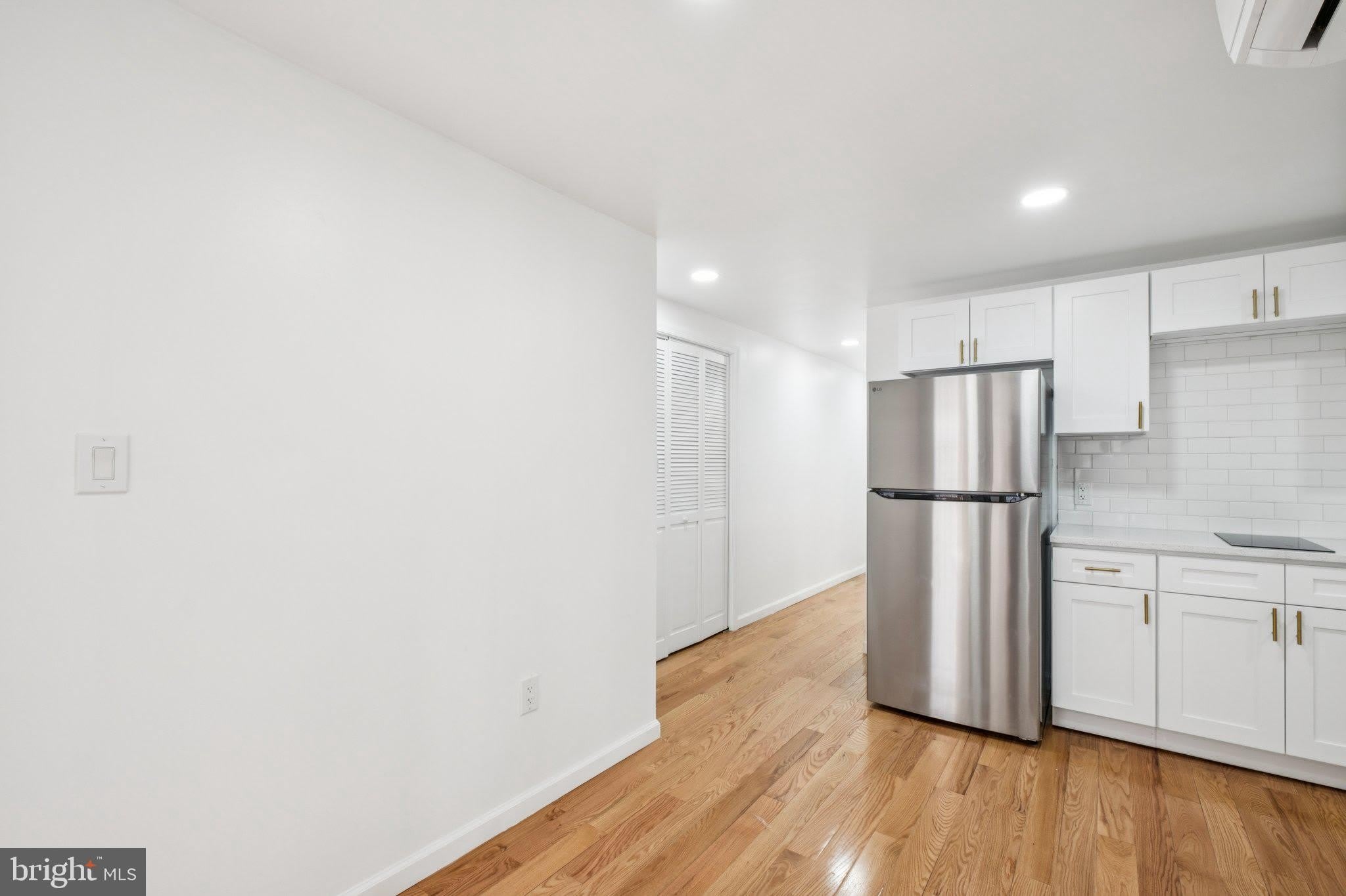 1223 SPRUCE Street – photo 4