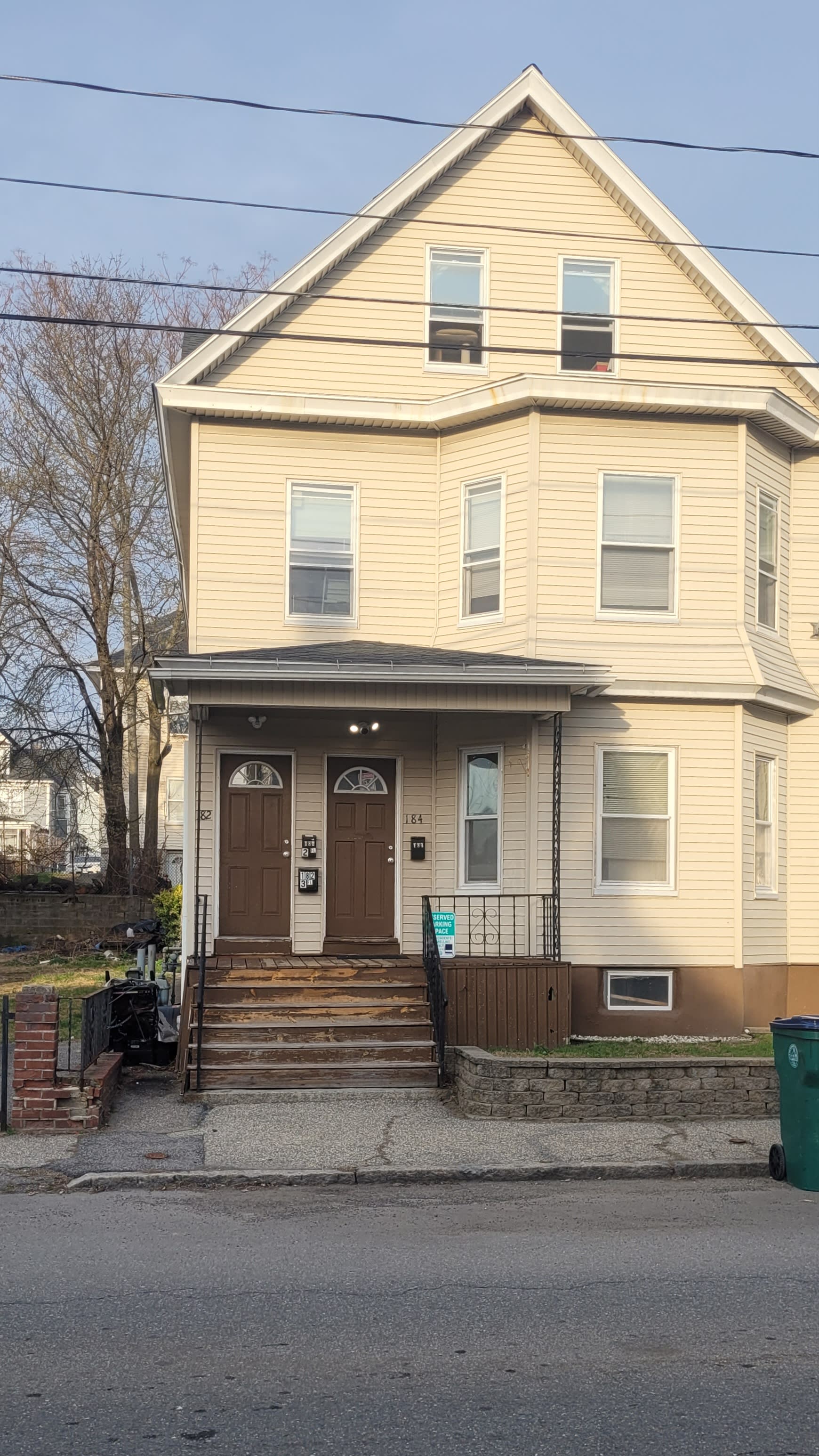 182 Pleasant Street – photo 1