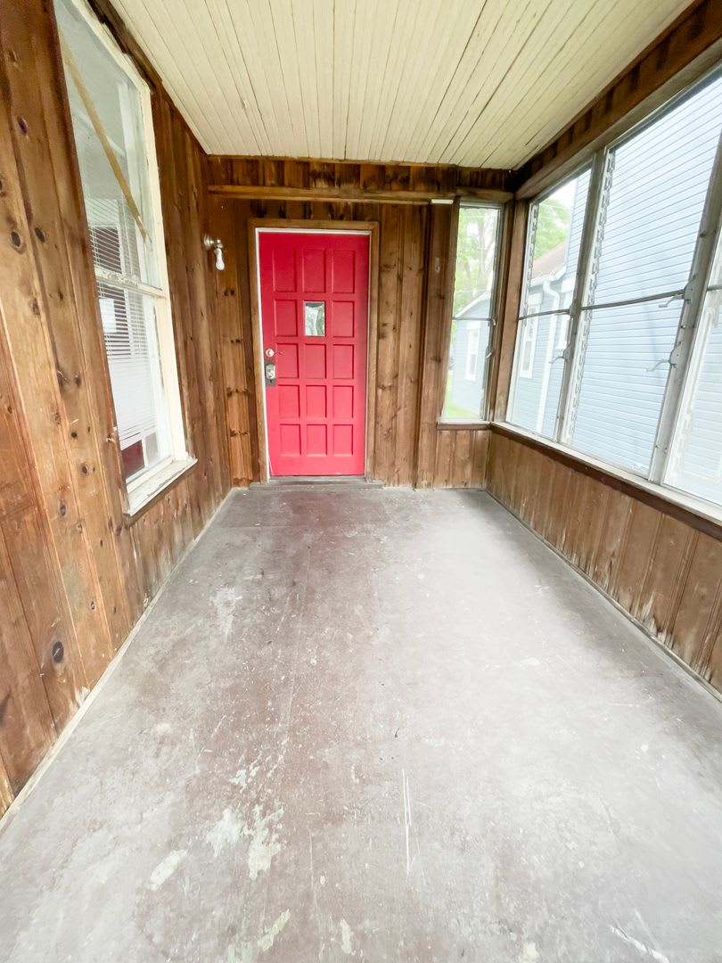 PRELEASING for AUGUST! Close to Campus: Dishwasher and Washer/Dryer Included – photo 4