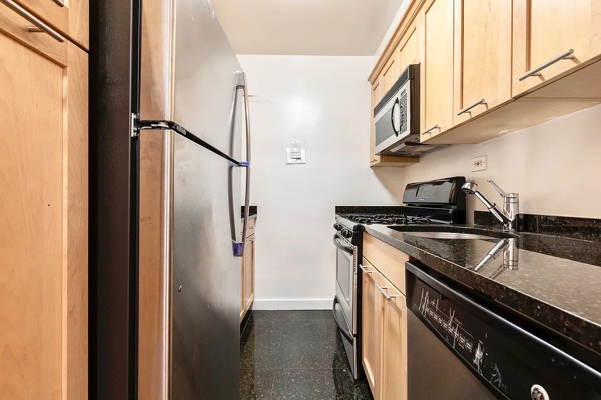 145 4th Avenue – photo 5