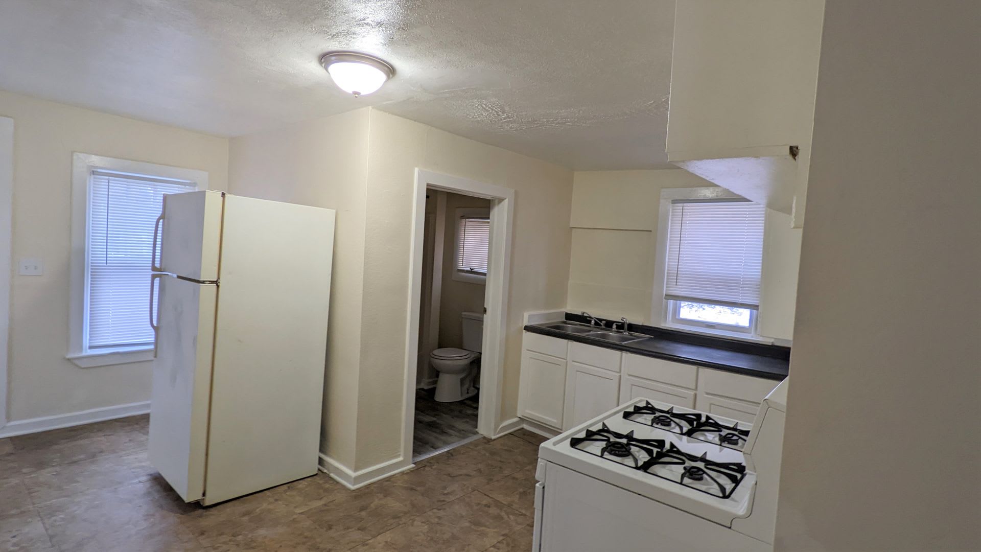 3200 5th St, 1 bedroom house – photo 5