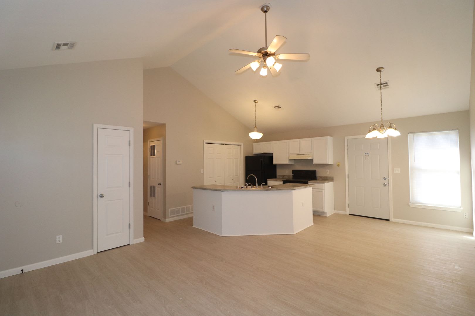 Remodeled Duplex Rent Ready – photo 3