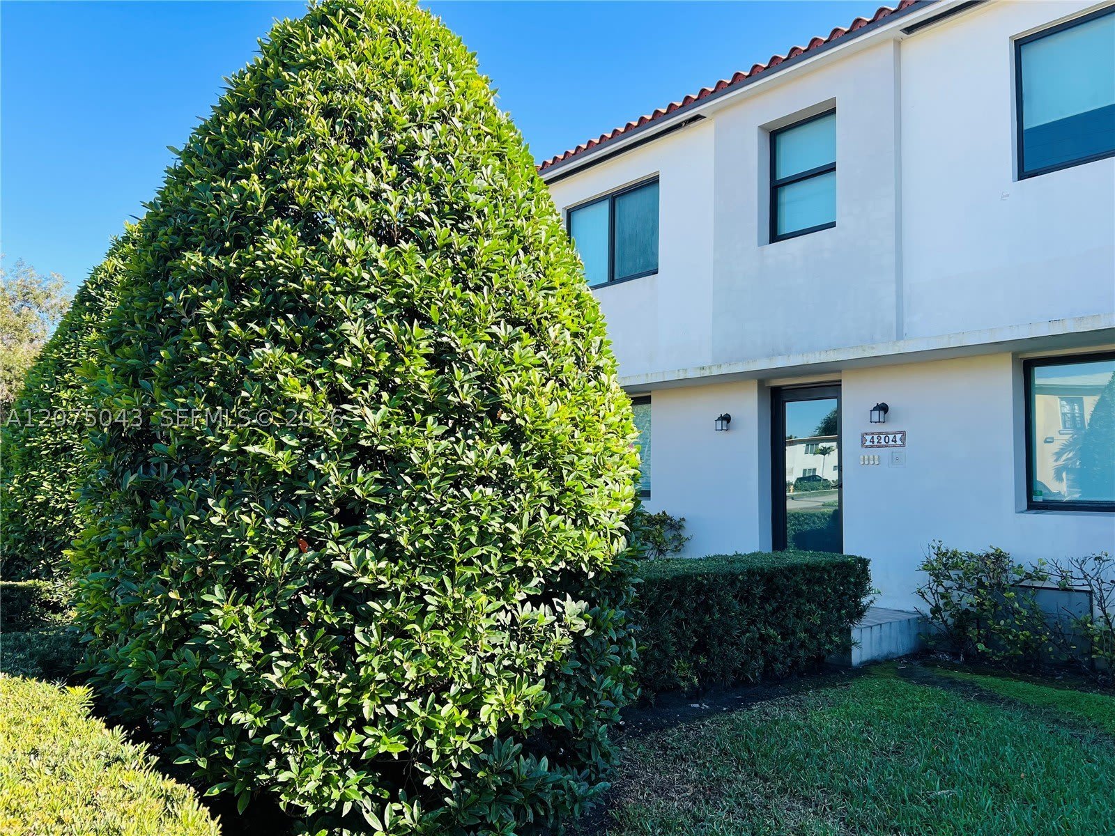 1440 SW 42nd St – photo 2