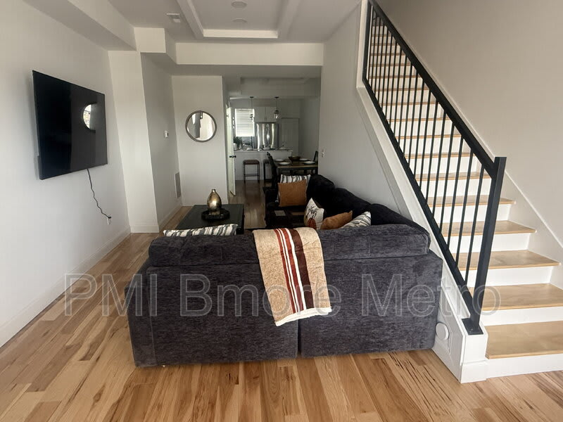 1756 East North Avenue – photo 2