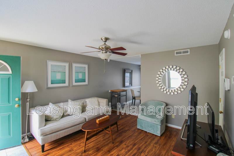 1423 Ashley River Road – photo 5