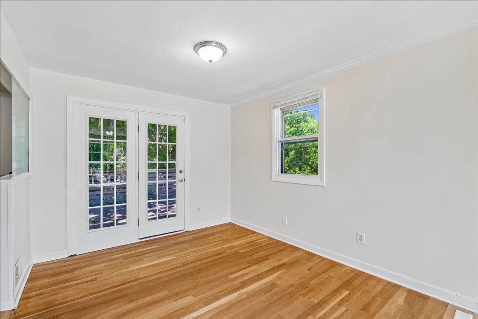 Perfectly Located Single Family Home in Silver Spring – photo 5