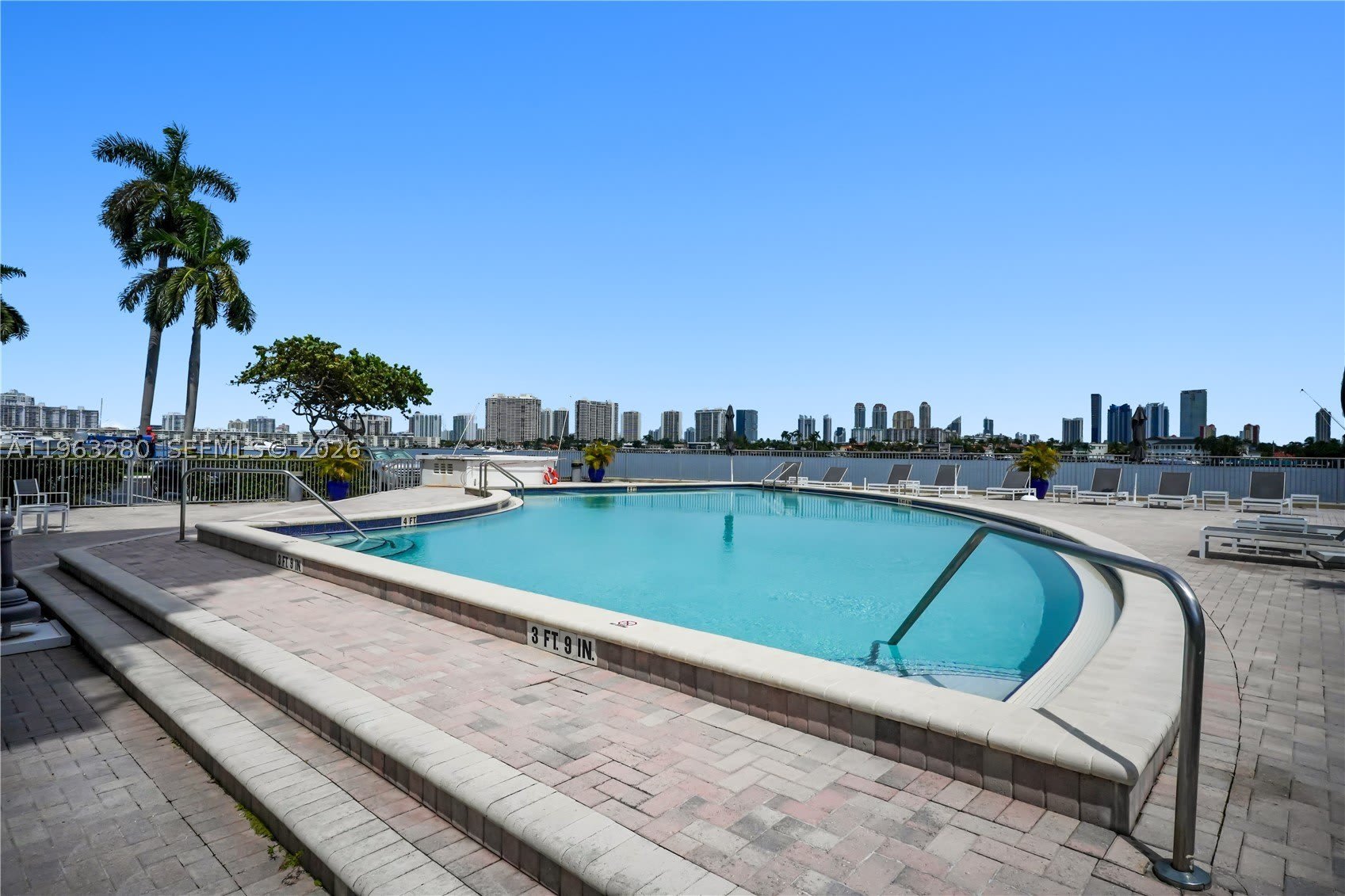 16558 NE 26th Ave – photo 1