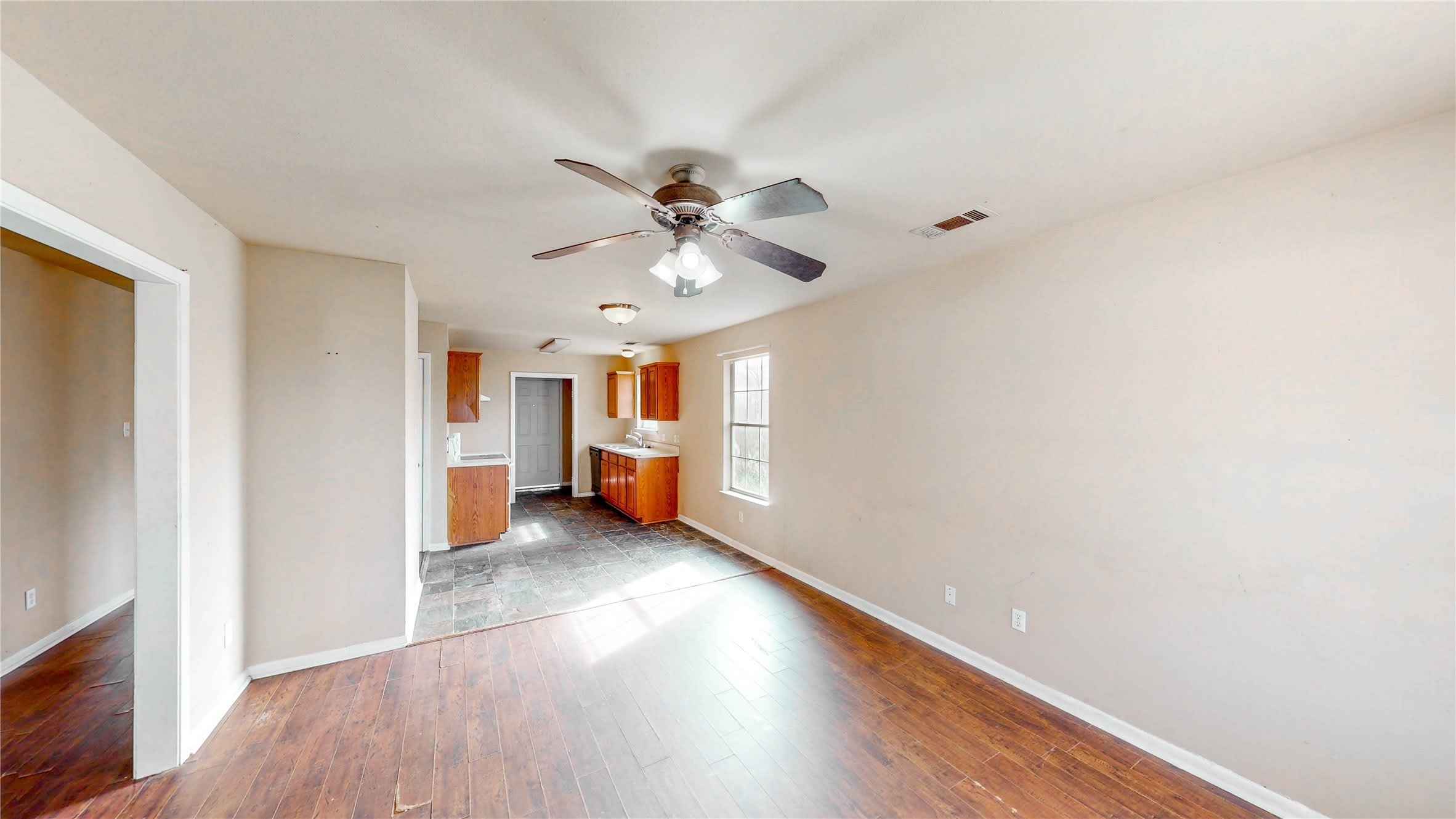 701 E College Street – photo 4