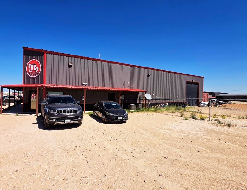 1003 E County Rd 140 – photo 2
