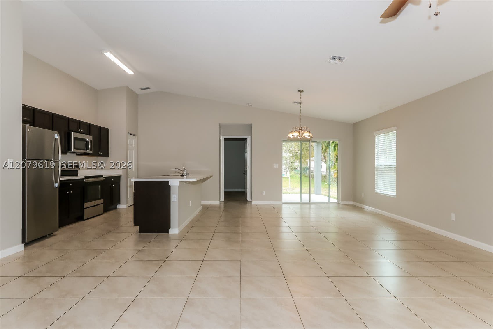 1257 SW Century Ave – photo 4