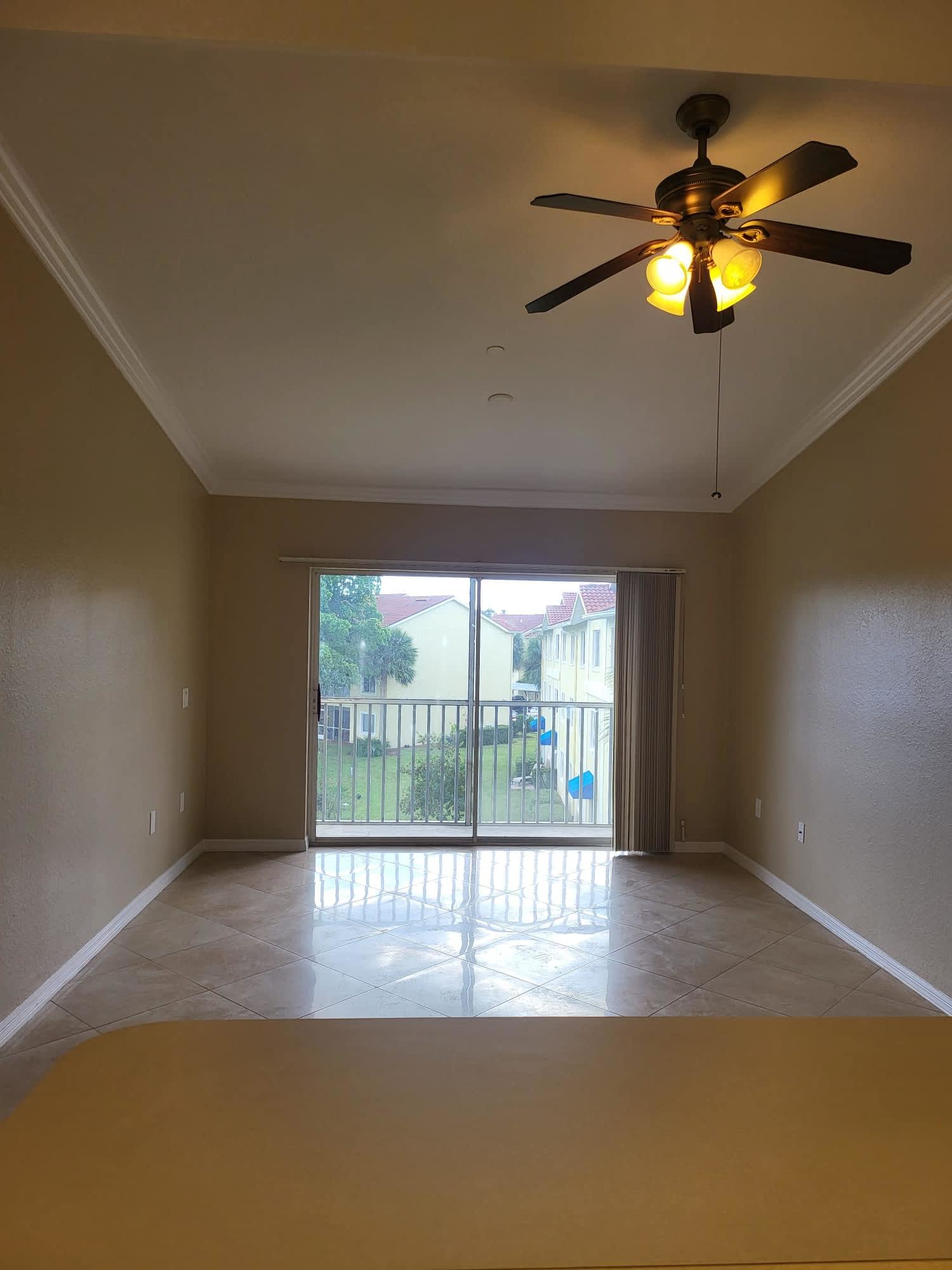 8288 Key Royal LaneUnit 1431 – photo 4