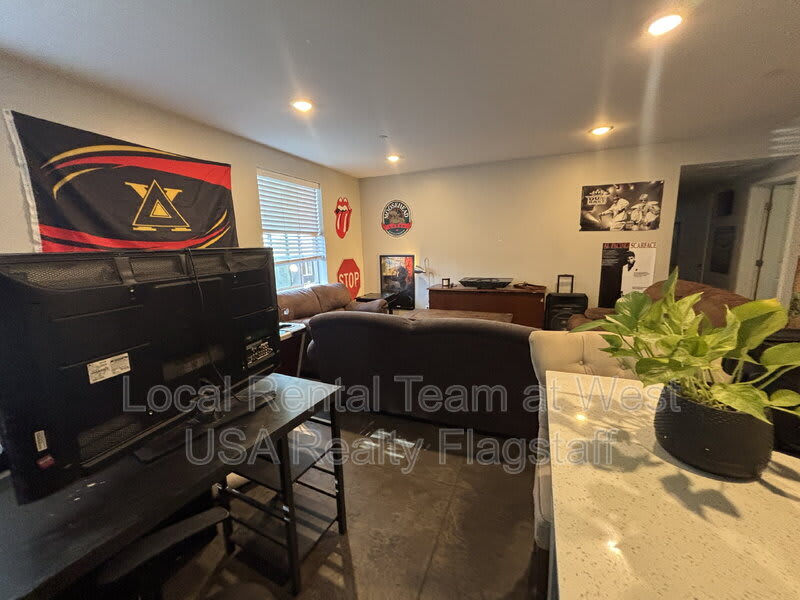 522 S Fountaine St – photo 5