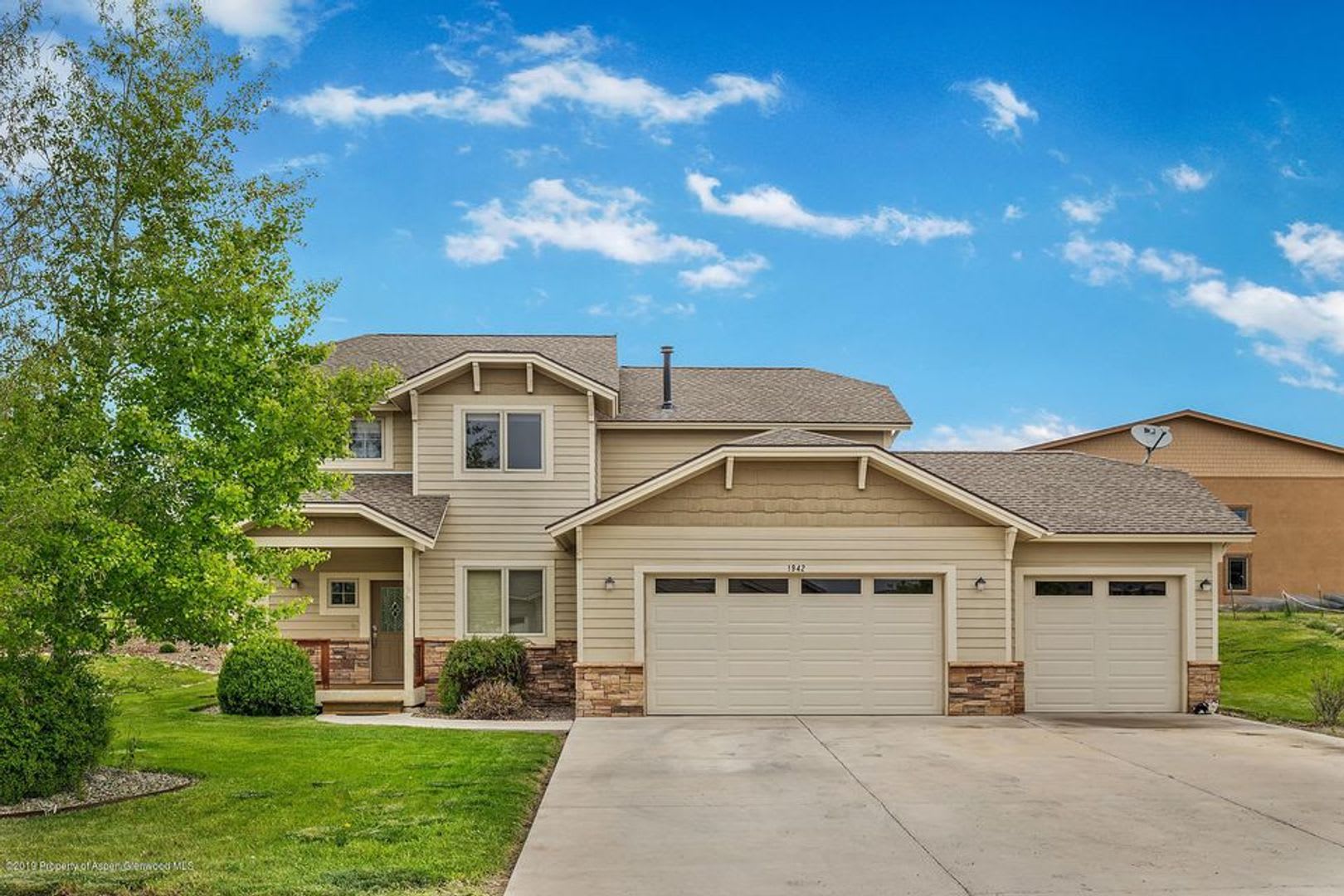 Single Family Home In Rifle For Rent – photo 1
