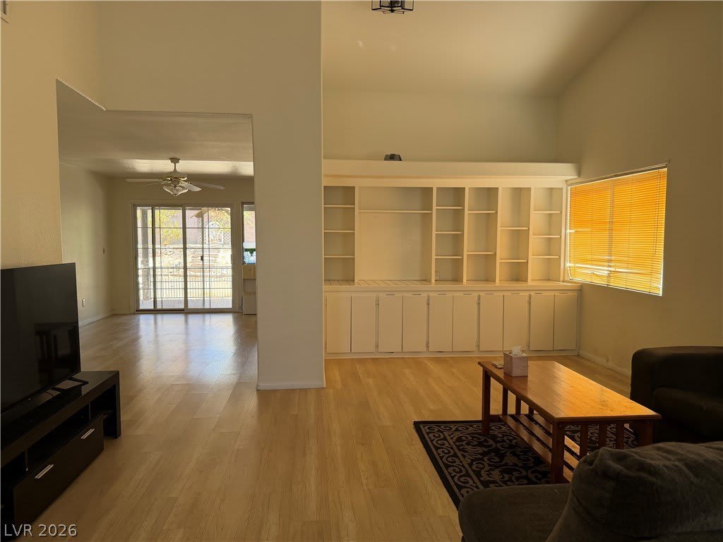 3121 N Floral Vista Avenue – photo 2
