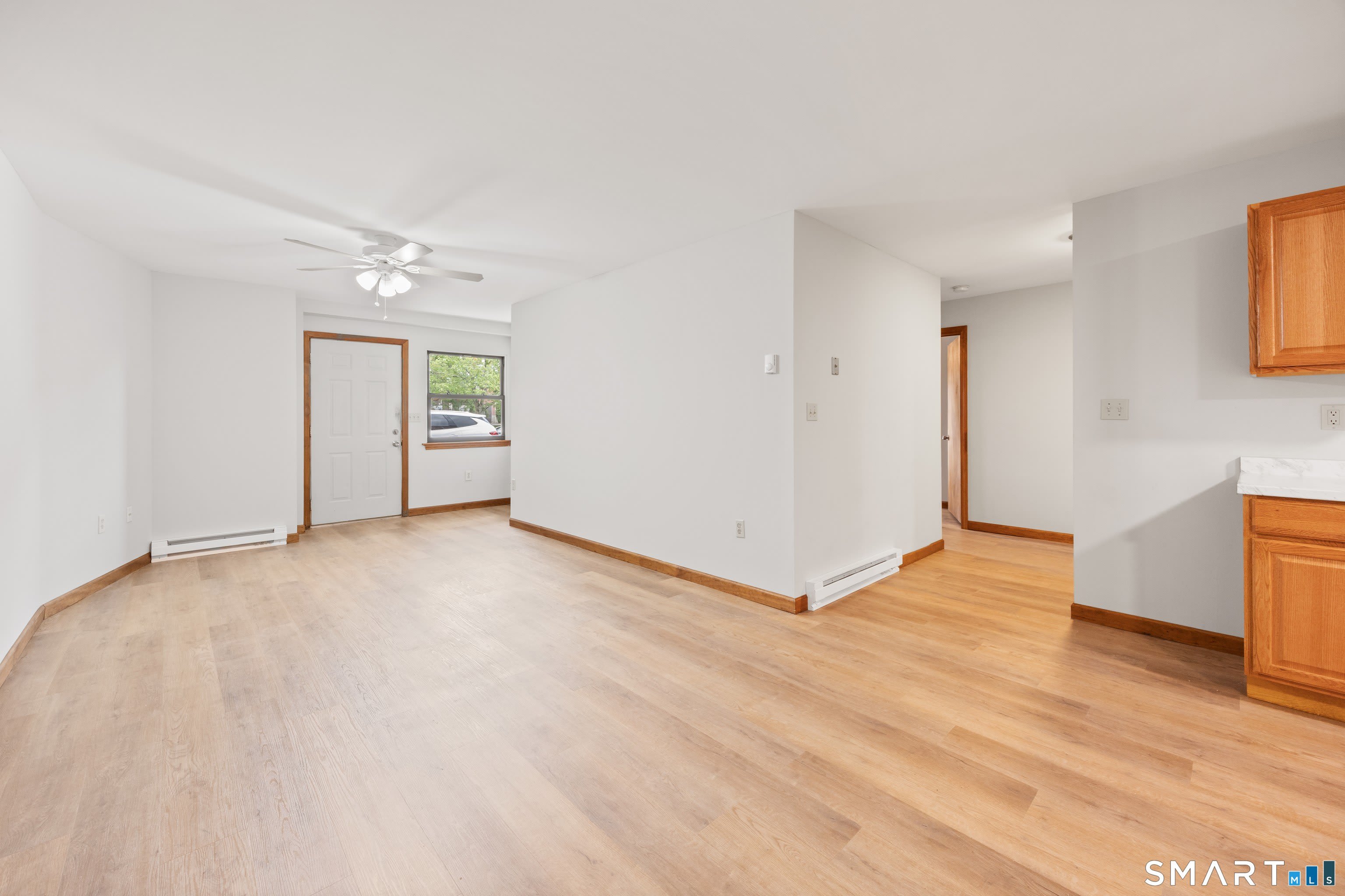 180 N Cherry Street – photo 2