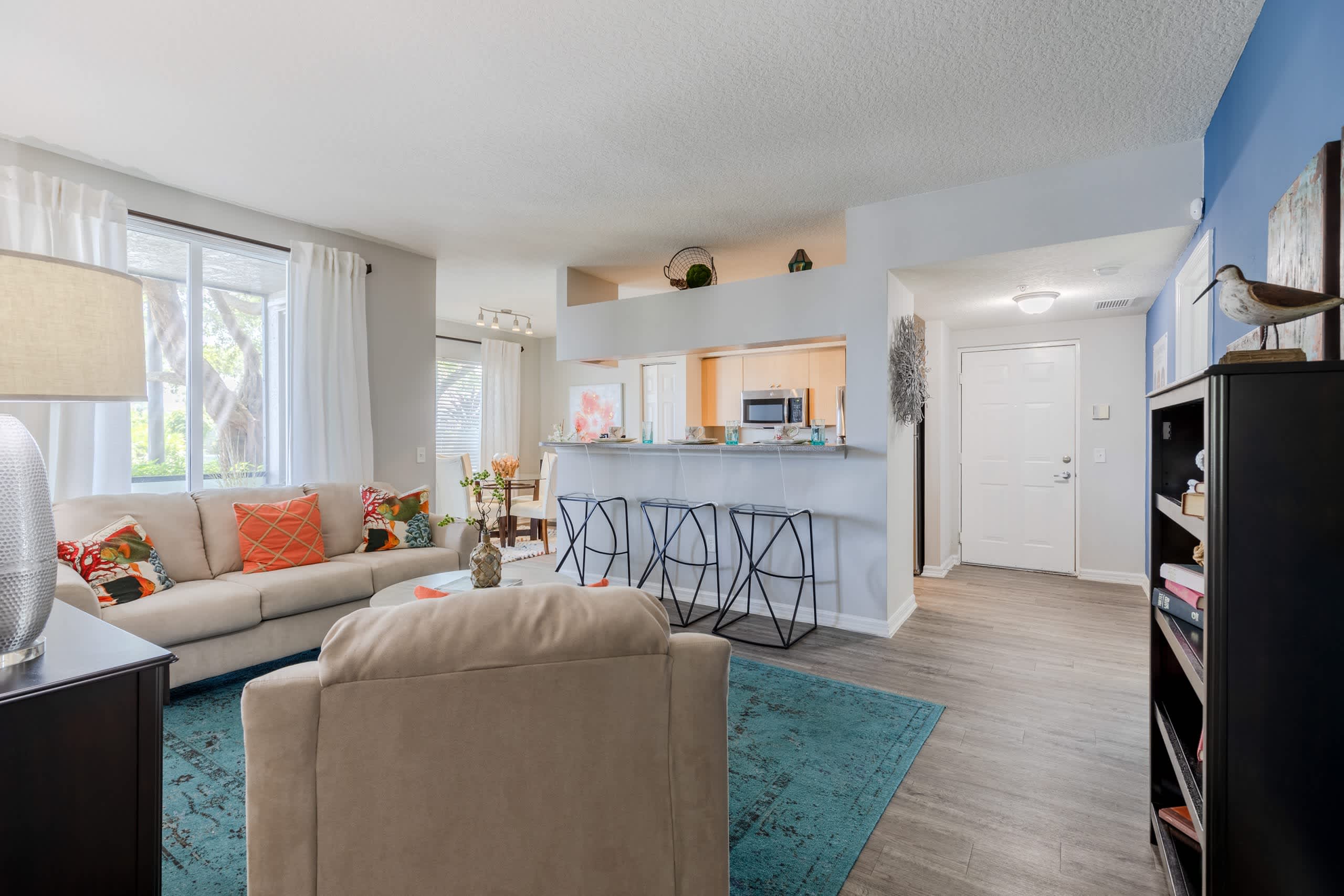 1933 Ne Lake Place – photo 5