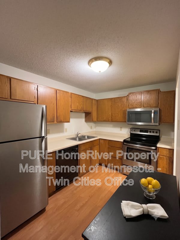 5607 Green Circle Dr – photo 2