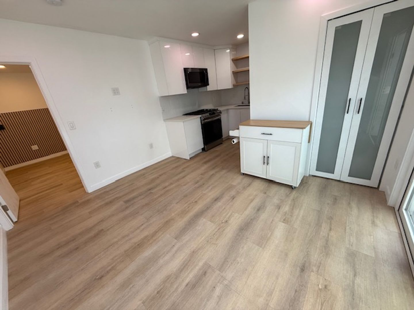 **AVAILABLE NOW!!!** 1 BR PATIO HOME (ADU) IN LAKEWOOD – photo 3