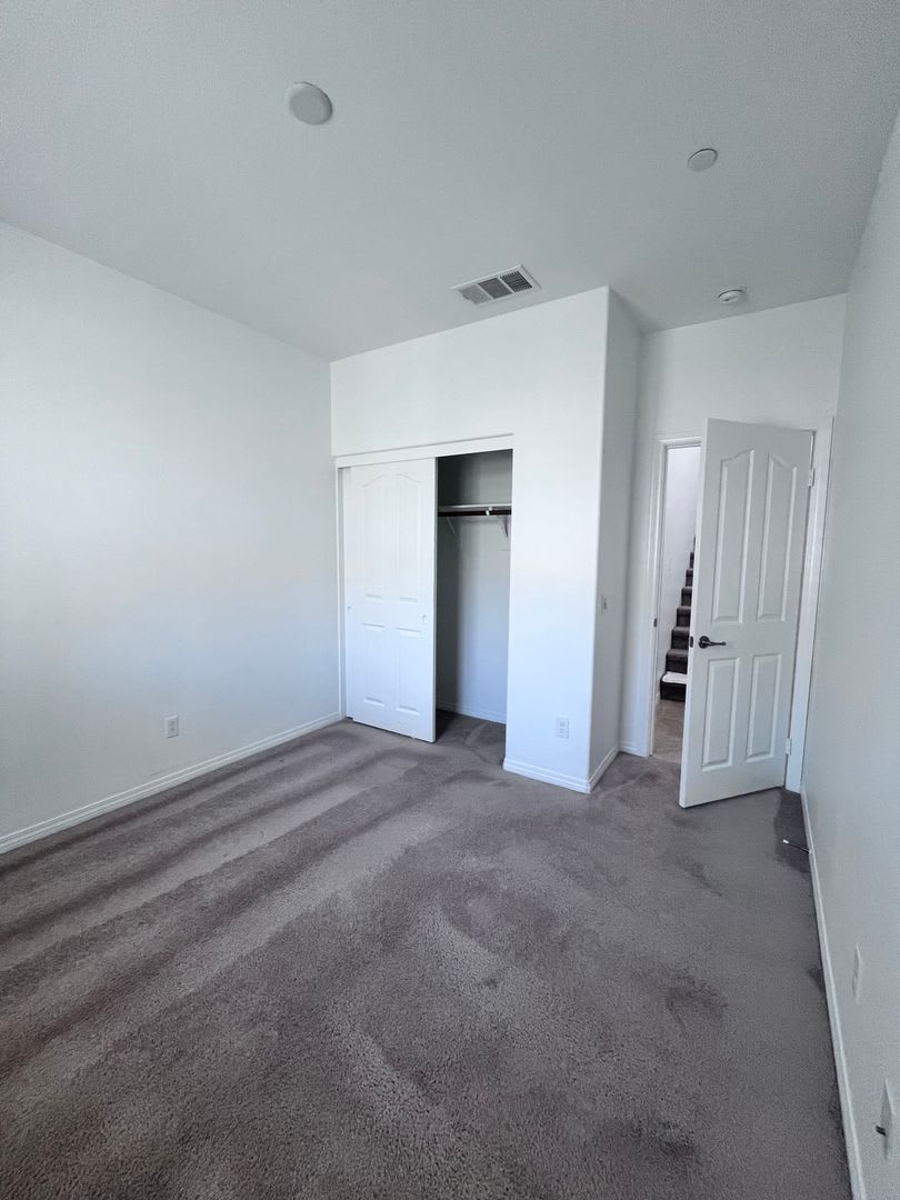 Beautifully Spacious 2-Story Home – photo 4