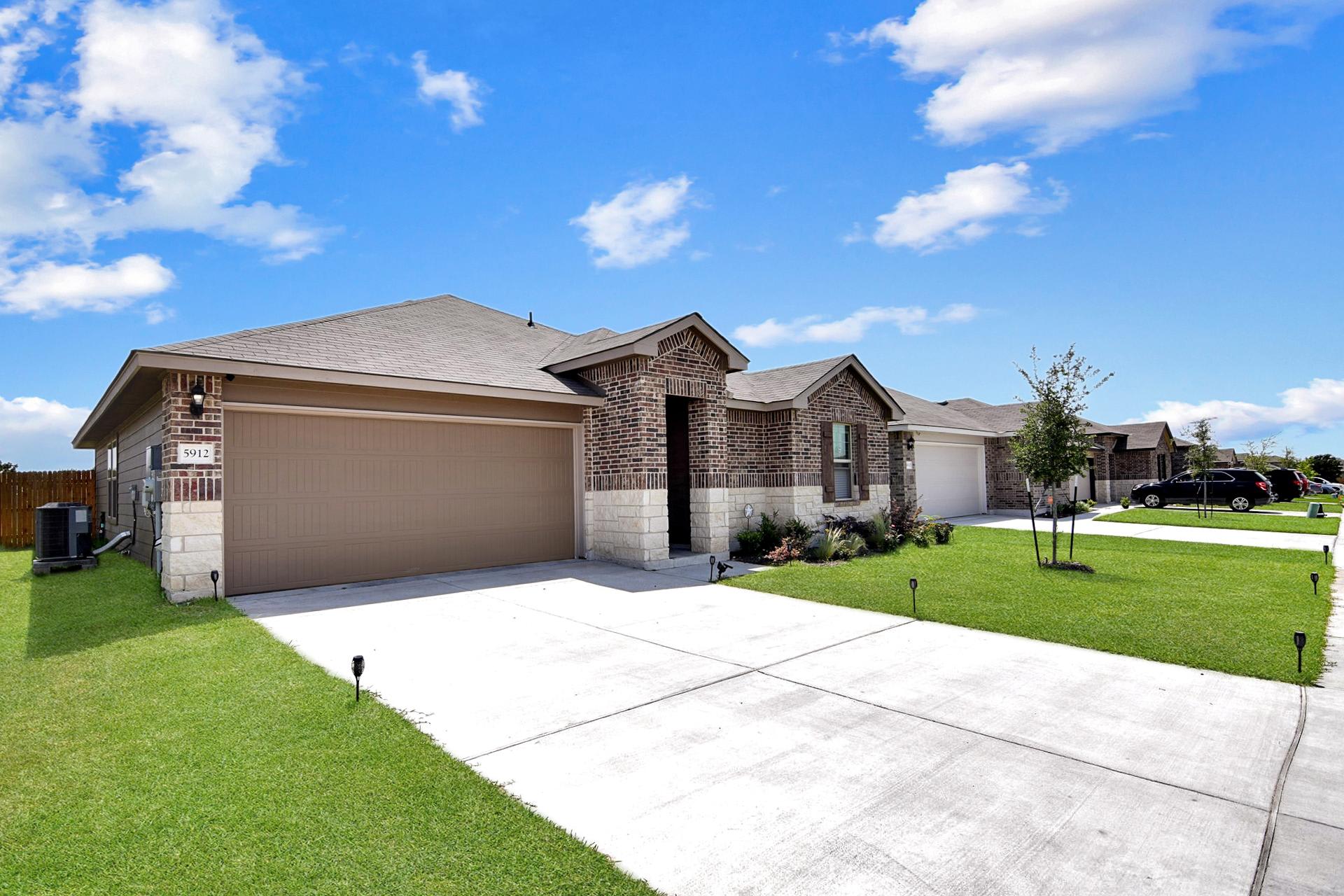 5912 Sally Ride Ln – photo 2