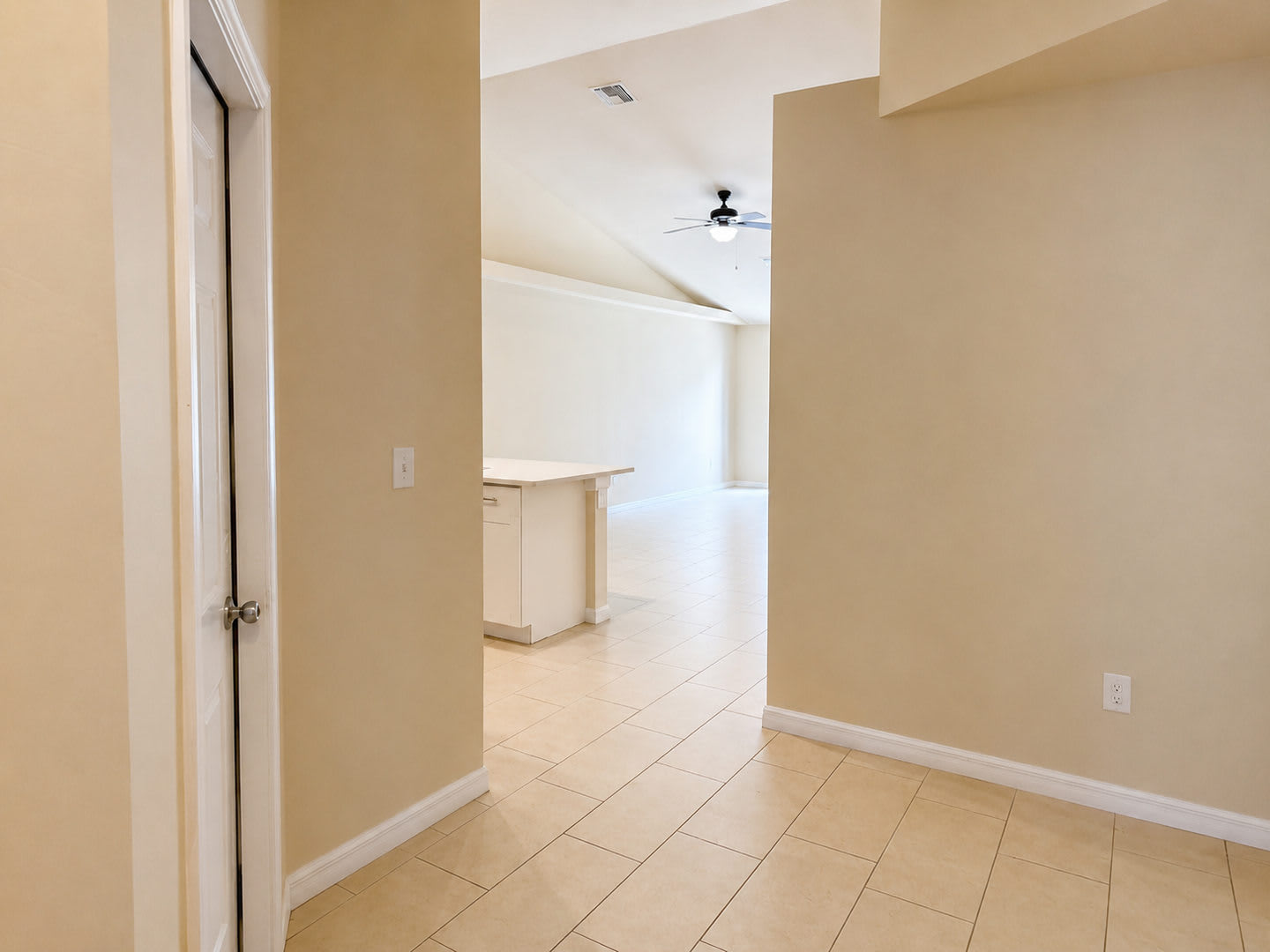 3 bedroom 2 bath 1 car garage – photo 3