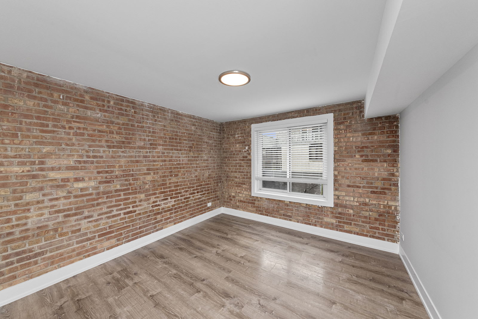 1220 North La Salle Drive – photo 3