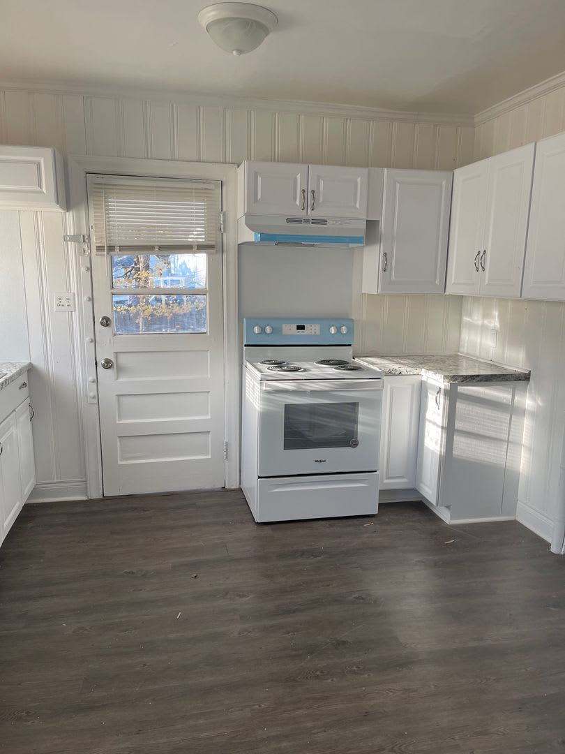 Charming 3BR, 1BA Home in Creedmoor! – photo 5