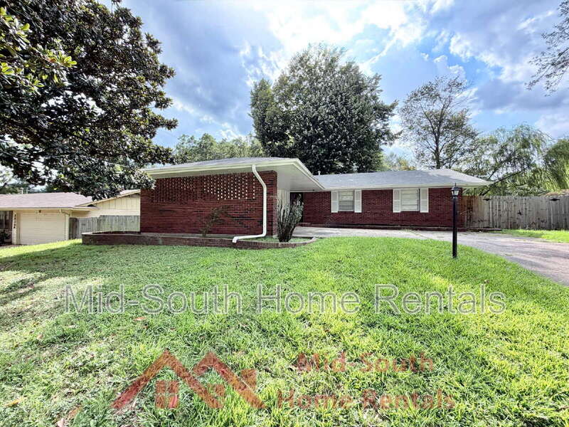 3831 Hermitage Drive – photo 2