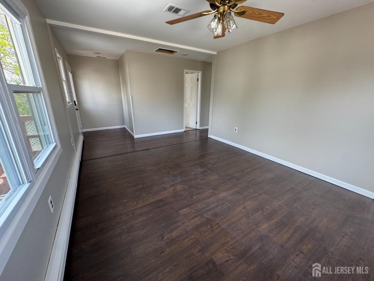 9 Scott Avenue – photo 4