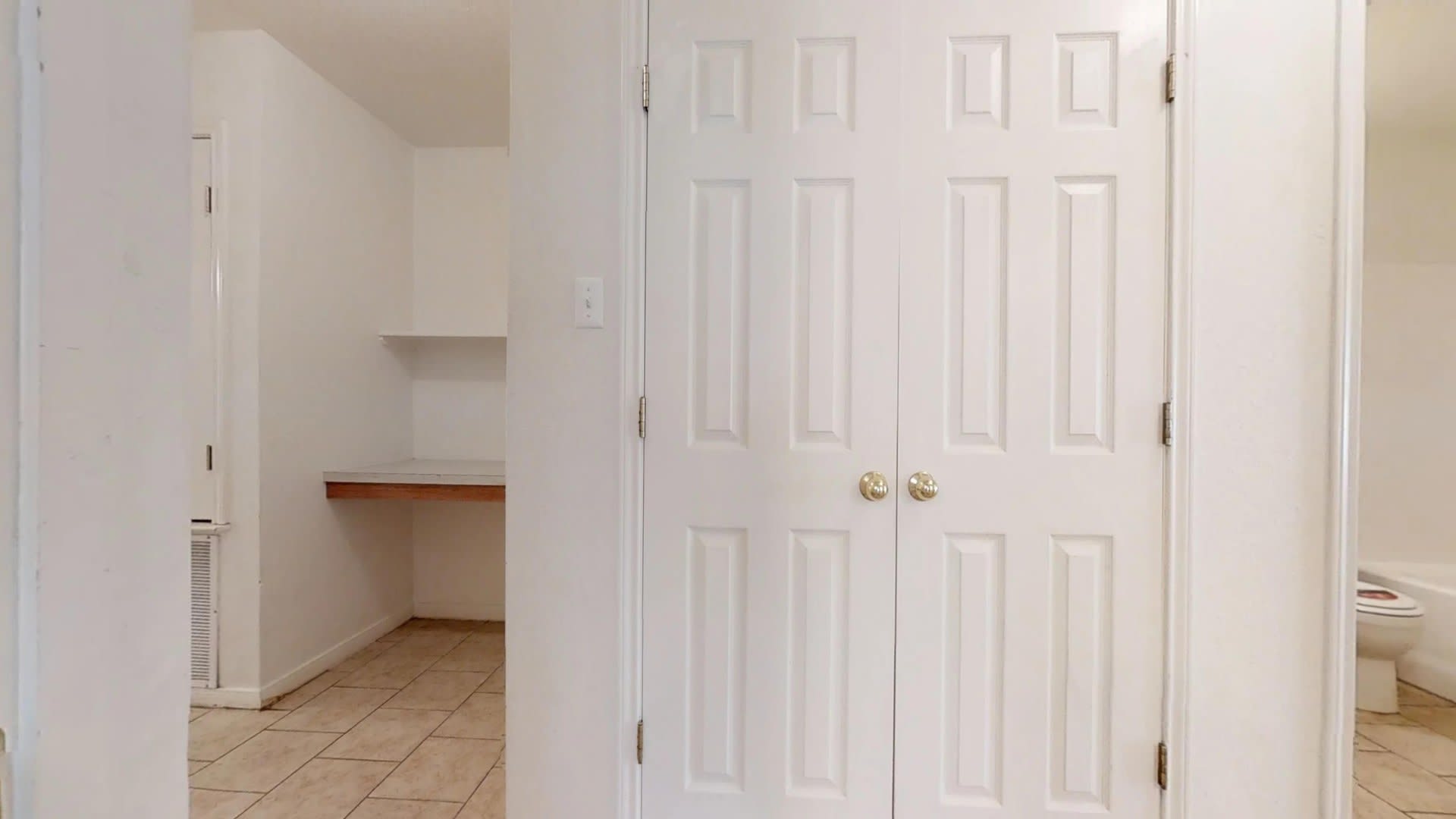 ALL TILE DUPLEX IN NOLANVILLE!!! – photo 4