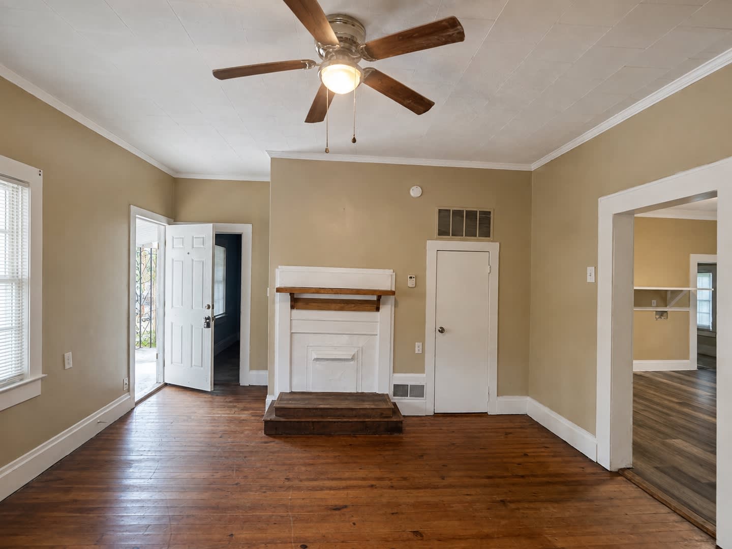 One Bedroom, One Bath House in Burlington – photo 2