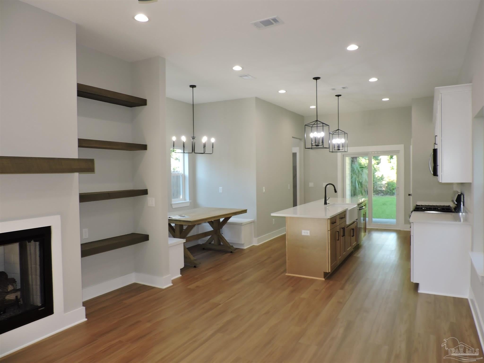 705 N F St – photo 4