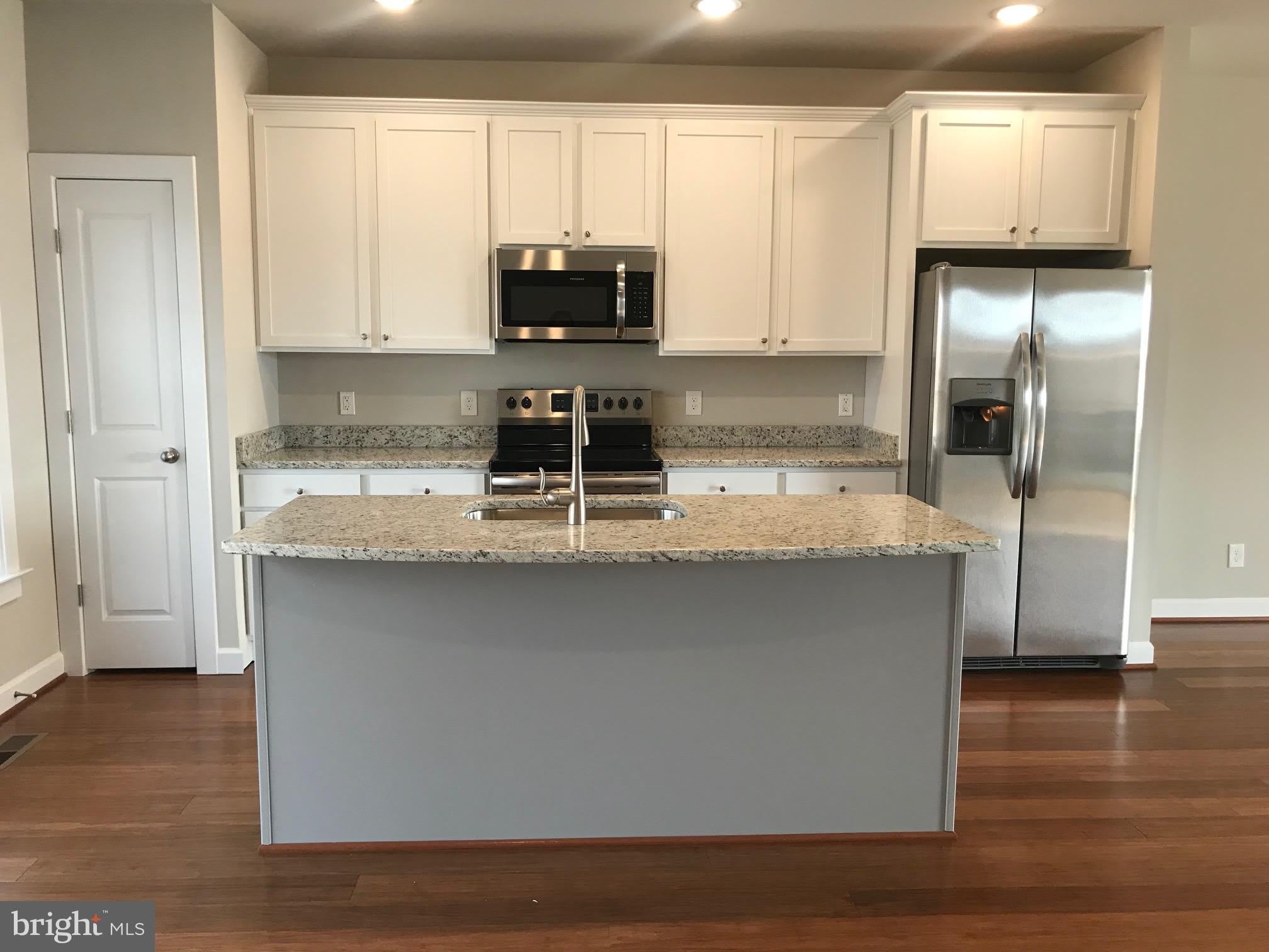 48 ANDREWS PLACE – photo 4