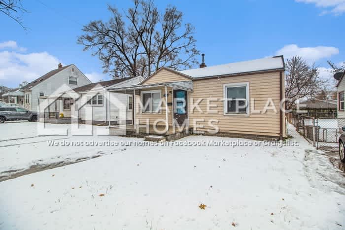 11084 Packard Ave – photo 2