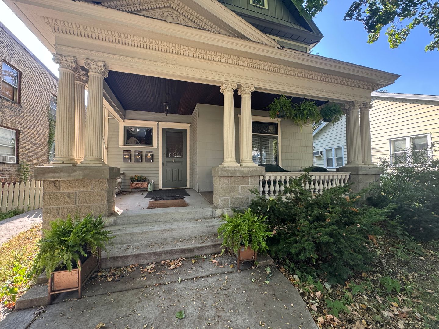 2526 Polk St NE – photo 2