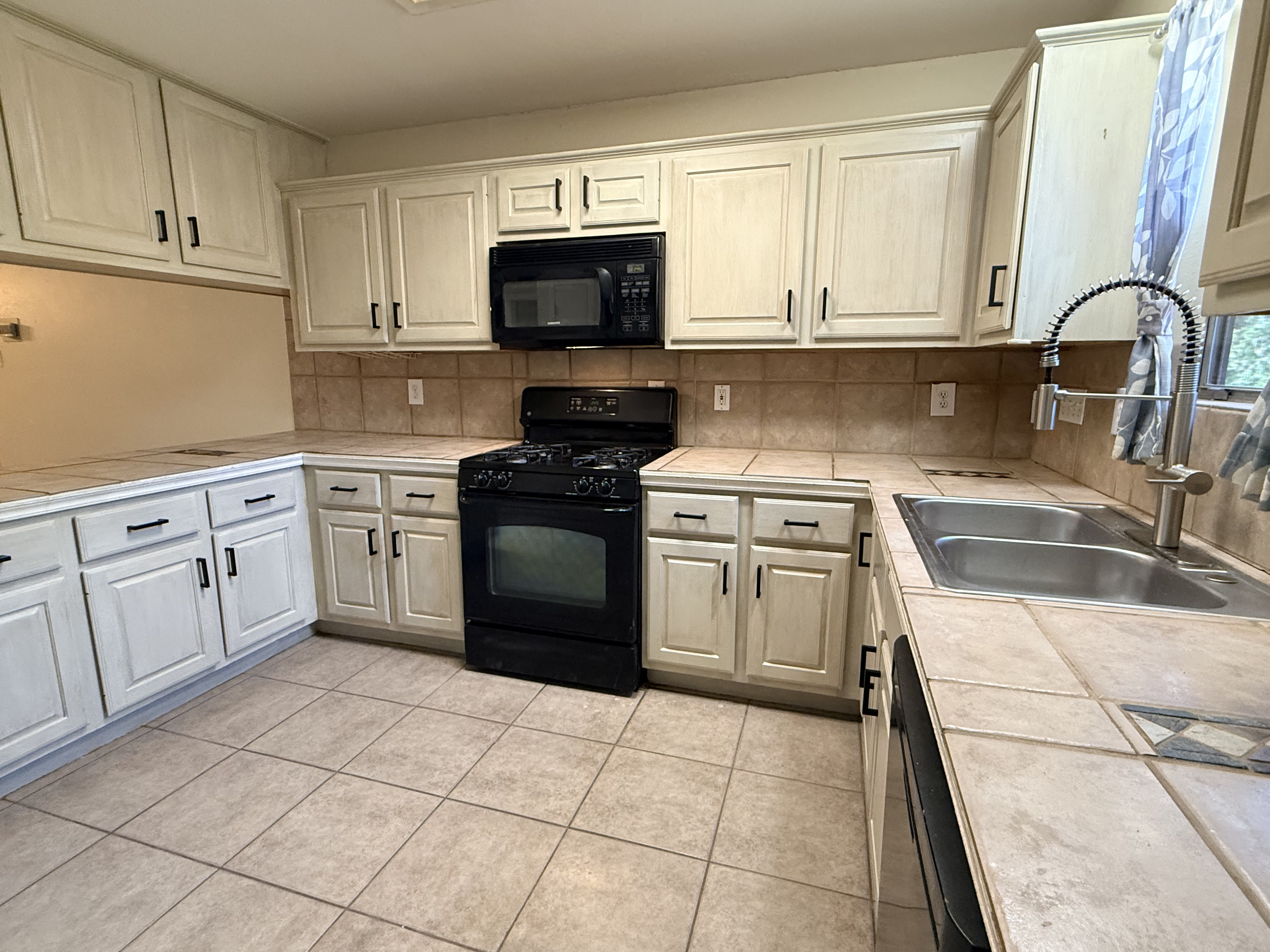 7907 Dunn Street – photo 3