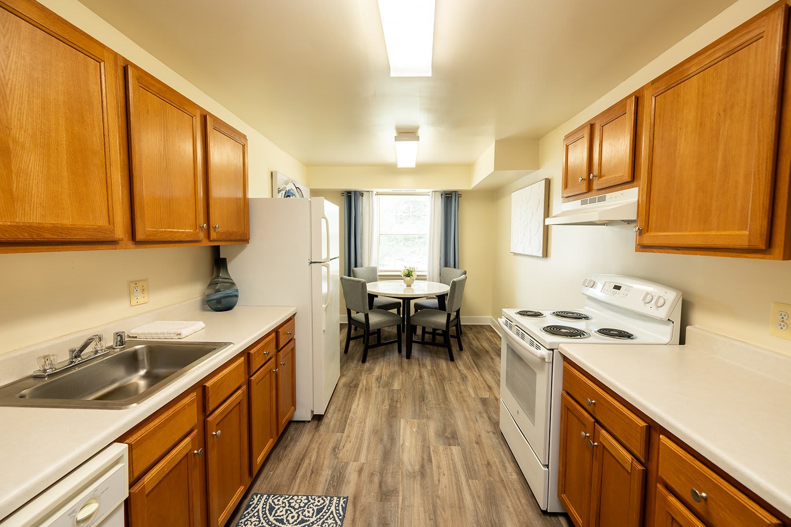 Woodridge Apartments – photo 2