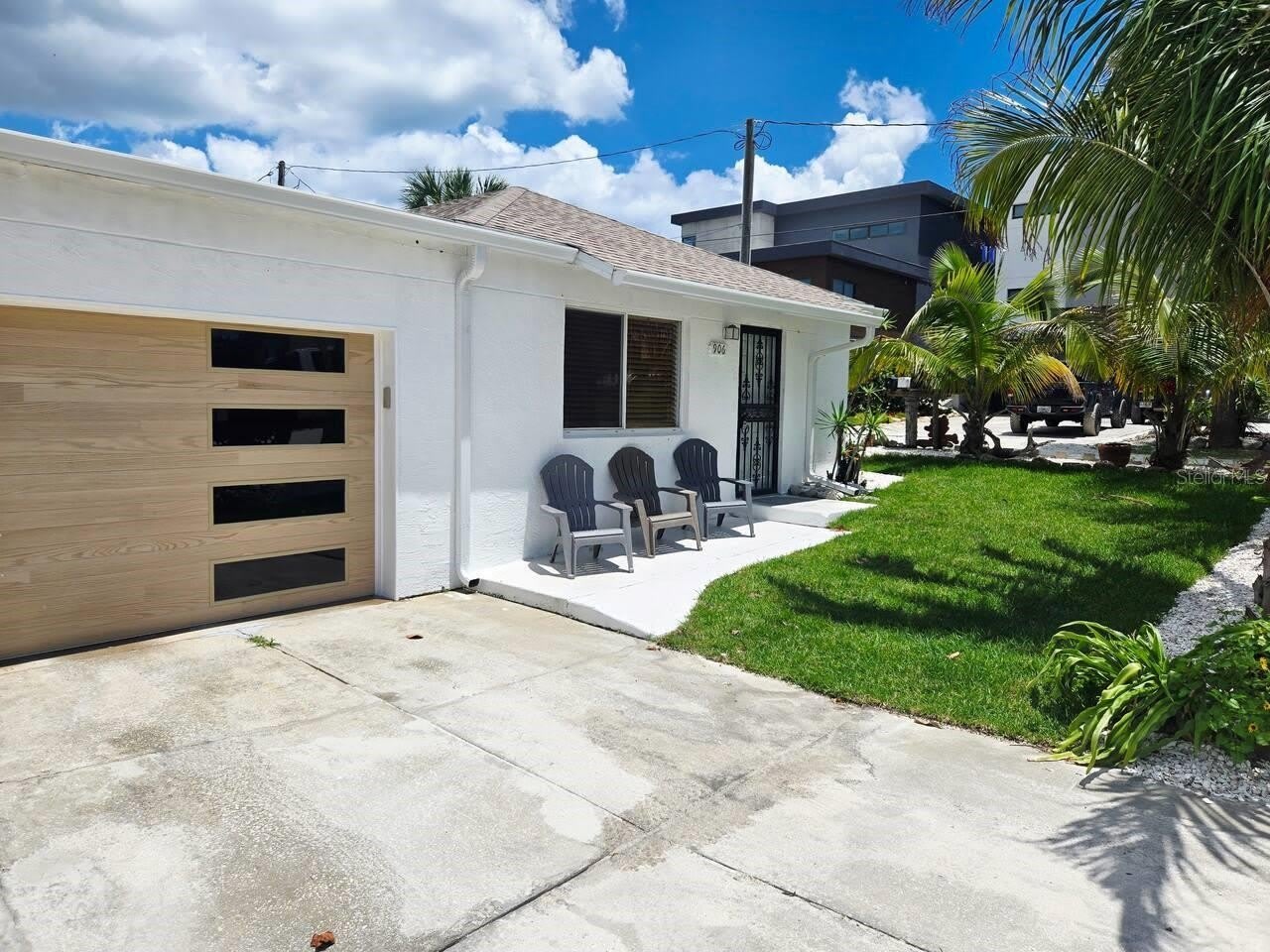 906 E 11TH AVENUE – photo 2