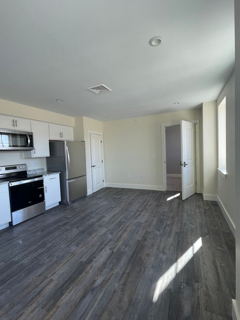 8 Main St – photo 5