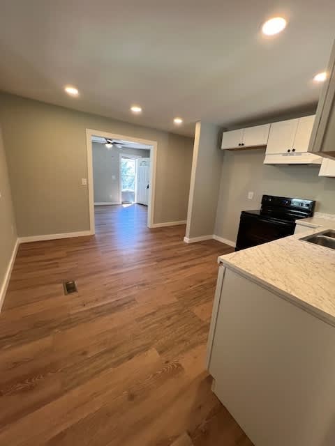 328 Woodview Avenue – photo 3